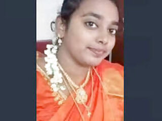 Tamil Girl Showing Boobs Pussy on Vc